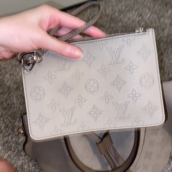 Louis Vuitton beige barrel bag - Picture 7 of 14